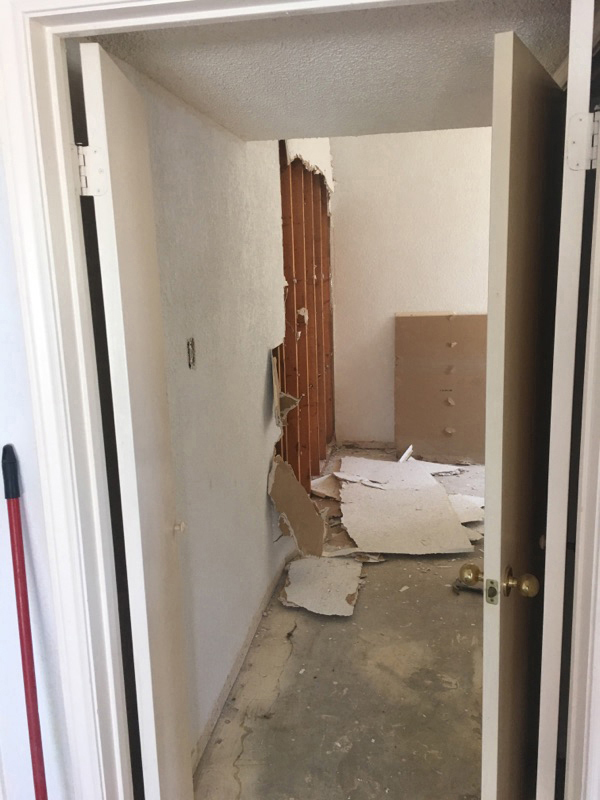 https://www.simplehousedfw.com/wp-content/uploads/2017/06/selling-a-house-that-needs-repairs-dallas-hole-in-the-wall.jpg